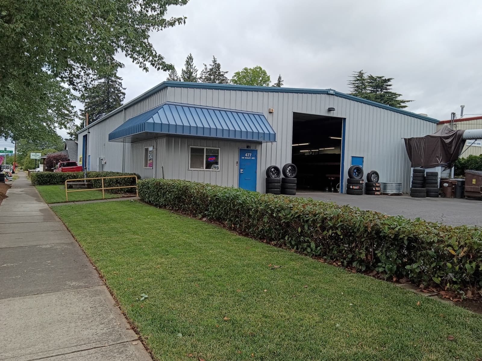 Exterior of the Tires & Wheels Near Me Hillsboro location