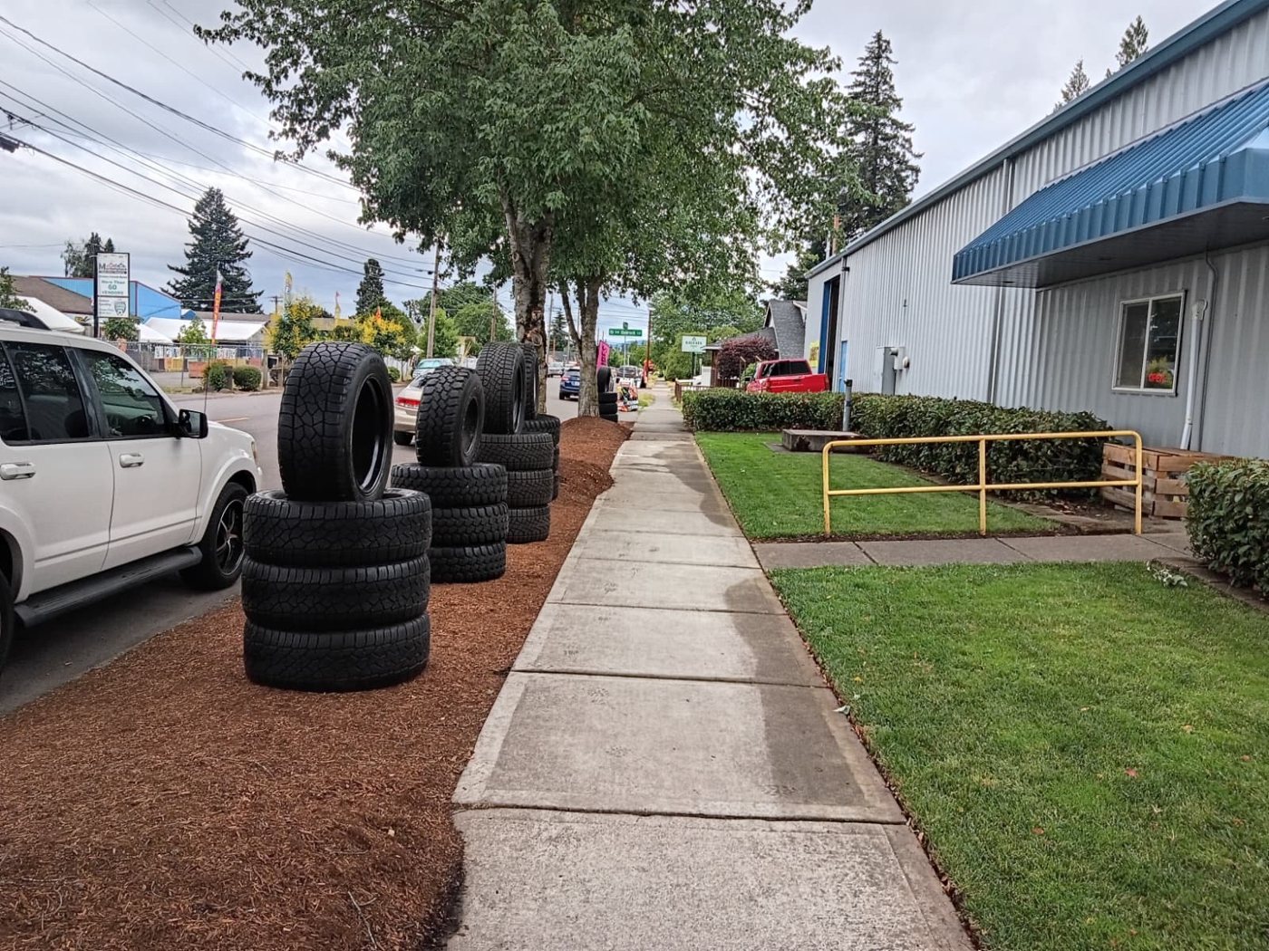 Sidewalk exterior view of the Hillsboro store