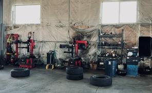 Tire service equipment in Hubbard Oregon